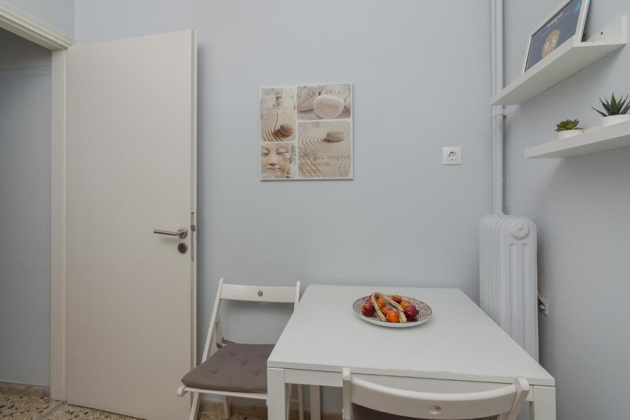 Kerameikos Metro Apartment For 4 Athens Exterior photo